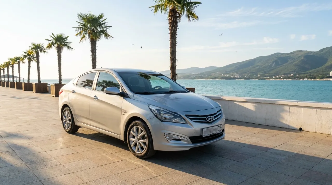 Аренда Hyundai Solaris (Серебристый) в Геленджике — Седан